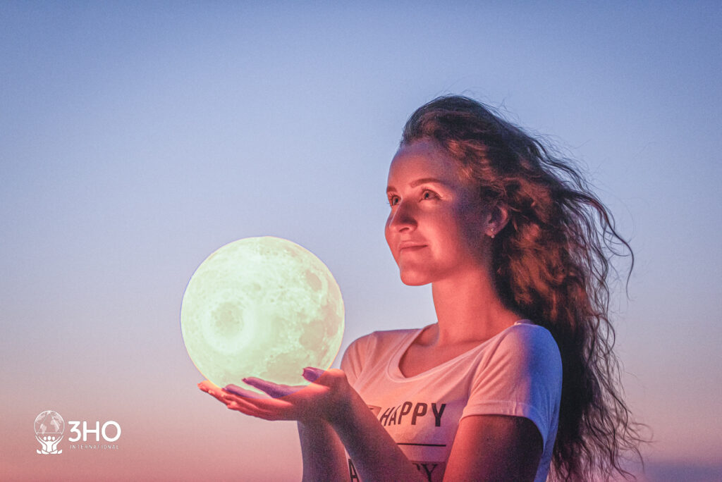 Moon Centers: A Complete Guide to Women’s Cycles