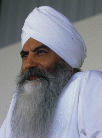 June 1985 picture of Yogi Bhajan at Summer Solstice